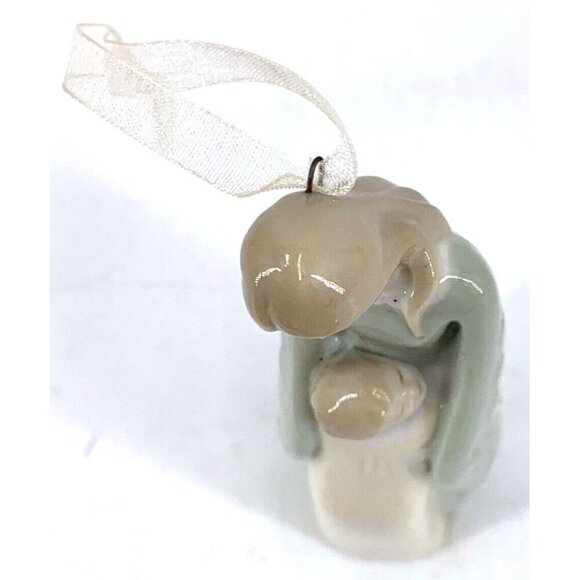 Hallmark Keepsake Christmas Ornament Angel In Disguise Porcelain 4" Tall 2002 - Picture 6 of 7